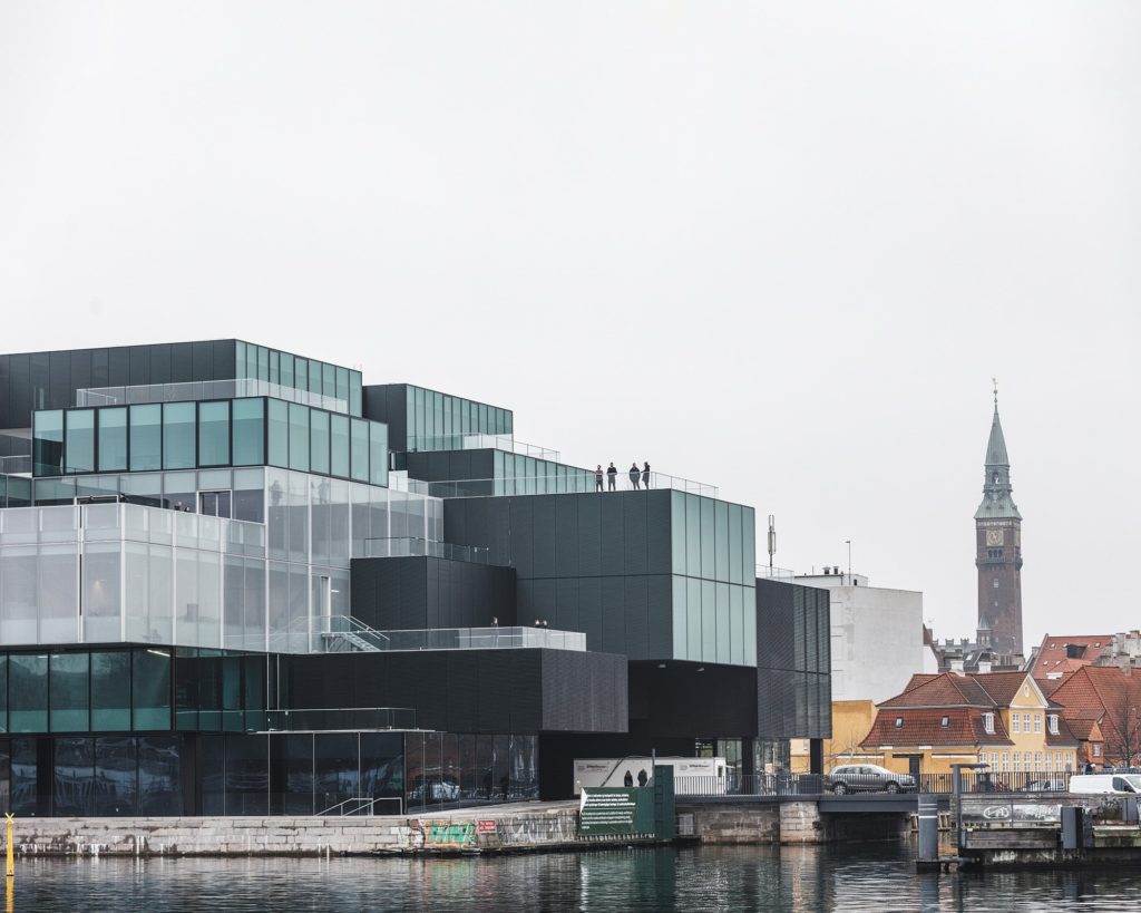 Используемая крыша нового Центра архитектуры Дании