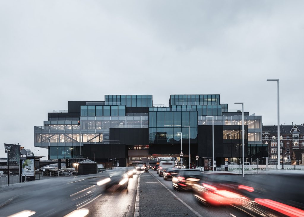 Используемая крыша нового Центра архитектуры Дании