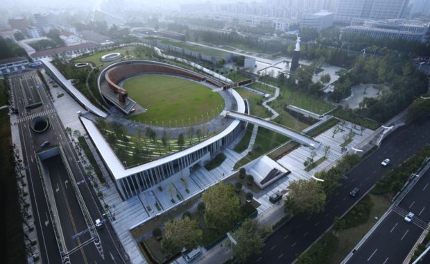 Ландшафт на крыше нового музея Победы в Китае